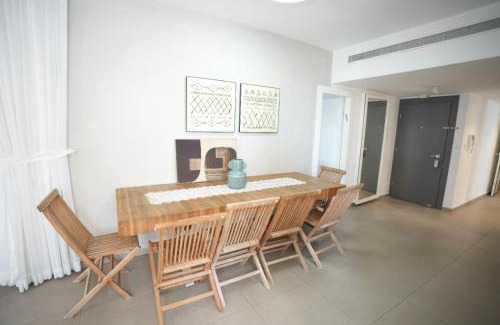 Hod HaSharon Apartamento | Specious Pastoral And Attractive 5 Bedroom Apartment Center Hod Hasharon