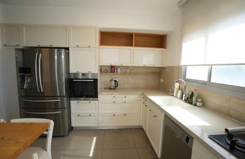 Hod HaSharon Apartamento | Specious Pastoral And Attractive 5 Bedroom Apartment Center Hod Hasharon