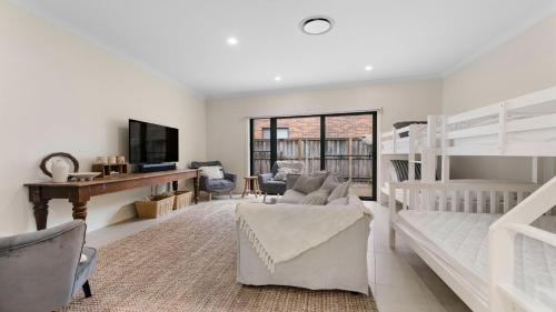 Hawks Nest Casa | Speckled Nest