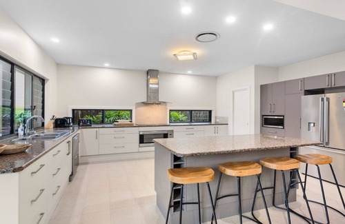 Hawks Nest Casa | Speckled Nest, TOP NOTCH