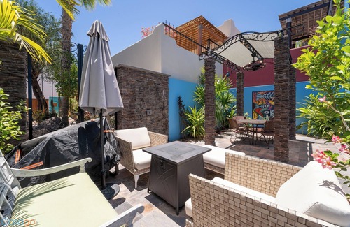 Nopolo Casa | Spectacular 2 Bedroom and 2 Bathrooms Located steps from Lap Pool with Great Patio