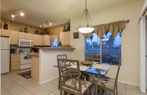 Arrowhead Ranch Condominio | Arrowhead Golf Condo Espectacular 2 BR Condo / COM Piscina / Jacuzzi / Golf