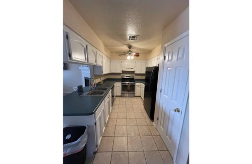 El Paso Casa | Spectacular 2BR Gem Easy Access to I-10, Malls!!