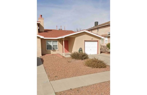 El Paso Casa | Spectacular 2BR Gem Easy Access to I-10, Malls!!