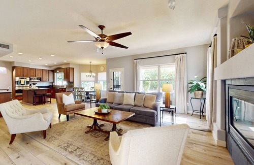 Arabian Crest Casa | Spectacular 3,900-square-foot home with heated pool & putting green