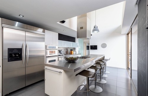 El Tesoro Apartamento | Spectacular 3BR Duplex ~ 380mts with pool and gym near El Tesoro Mall