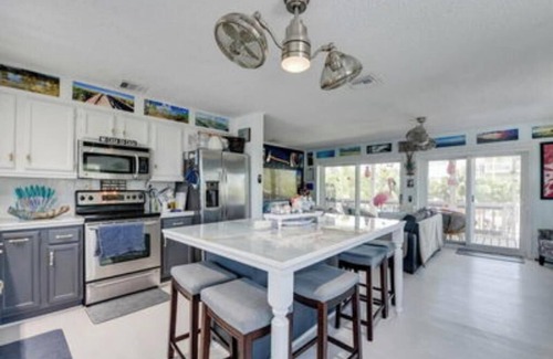 Cudjoe Key Casa | Spectacular 4 bedroom 2 bath pool home with great boating