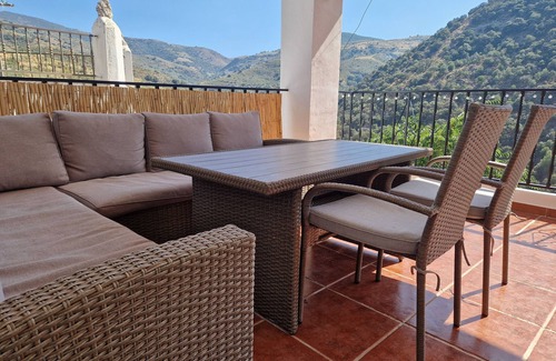 Fregenite Casa | Spectacular Alcázar Views! 4 Bedroom House | Authentic Spanish Experience