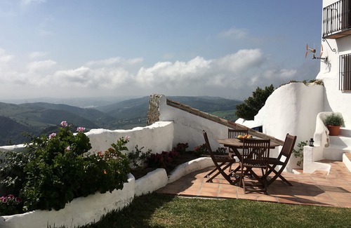 Casares Casa | Espectacular casa andaluza con jardín privado y barbacoa en casares, Málaga