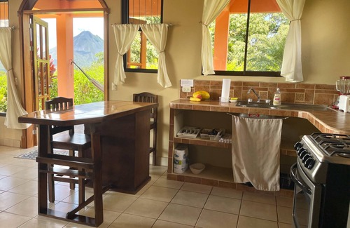 El Millón Casa | Spectacular Arenal Volcano and Lake Views