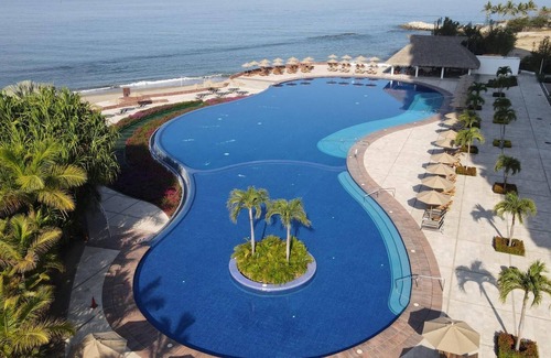 Marina Vallarta Apartamento | Spectacular Beachfront Garden House at Tres Mares