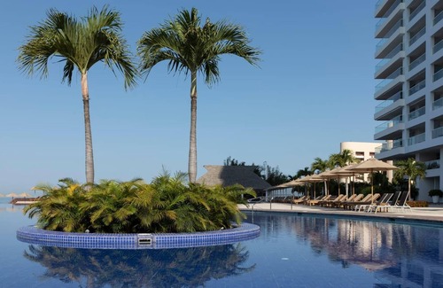 Marina Vallarta Apartamento | Spectacular Beachfront Garden House at Tres Mares