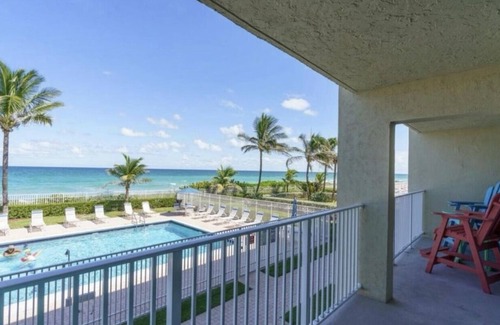 Hutchinson Island South Apartamento | Spectacular Beachfront Retreat! At Island Beach Resort.