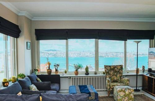 Kabatas Apartamento | Spectacular Bosphorus View, Private Rooftop Terrace 6BR, 2BA
