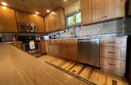 Nancy Casa | Spectacular cabin on Lake Cumberland