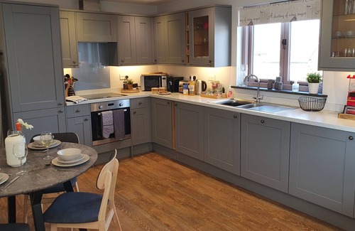 Beaworthy Casa | Spectacular Devon Views, Accessible Barn With Full Wet-room & dog Friendly