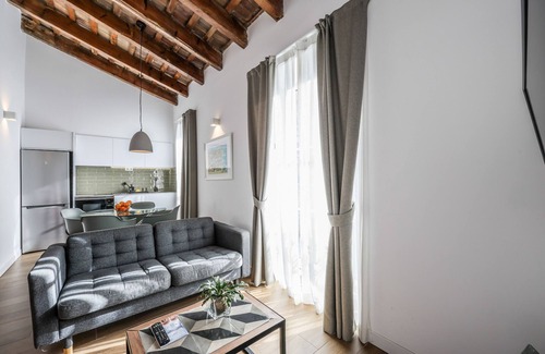 La Roqueta Apartamento | Espectacular Ático tipo estudio reformado