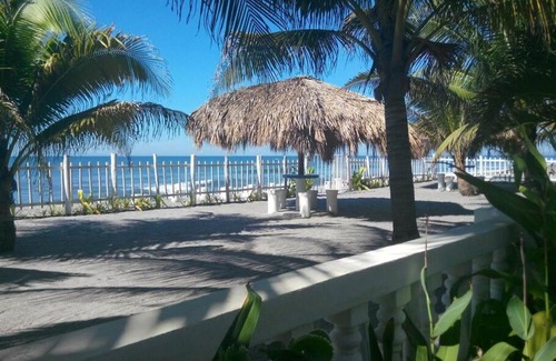El Porvenir Casa | Spectacular frontbeach house