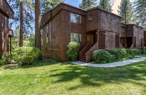 Zephyr Cove Condominio | Spectacular Getaway, steps from the Lake