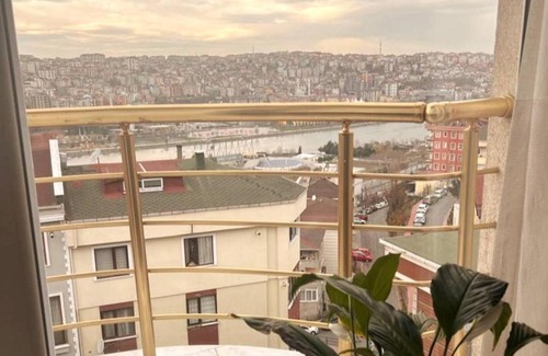 Beyoglu Apartamento | Spectacular Golden Horn view/ central location 2+1