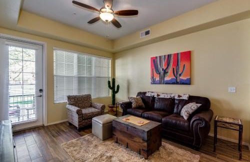 Surprise Apartamento | SPECTACULAR Ground Floor Condo Facing gorgeous COURTYARD! condo