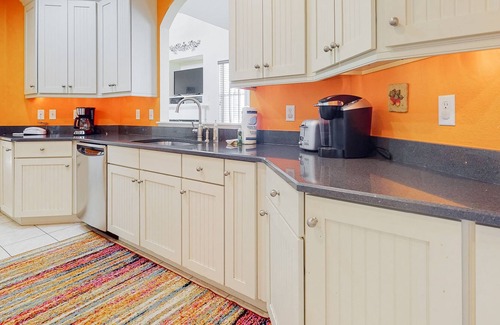 The Commons Casa | Spectacular home in golf resort with screened porch, deck & pool | near beach