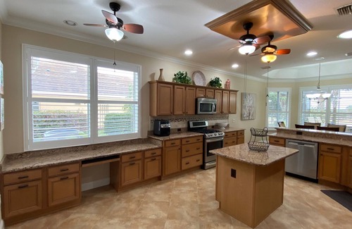 Hadley Casa | Spectacular Hot Tub w/ Pool Home on Beautiful Golf Course View,BBQ, & WiFi!