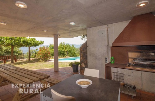 Sant Joan les Fonts Casa | Espectacular casa con enorme jardín, piscina panorámica y vistas de ensueño.