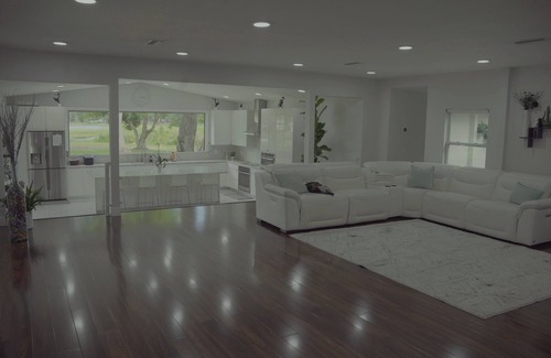 Lutz Casa | Spectacular Lake Front House