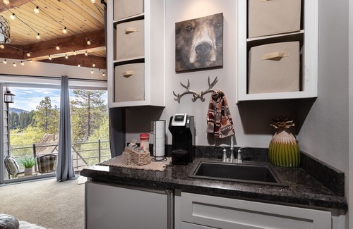 Lake Arrowhead Casa | SPECTACULAR LAKE VIEW HOME, 3100 SFT, A/C, SPA, STEPS to LAKE