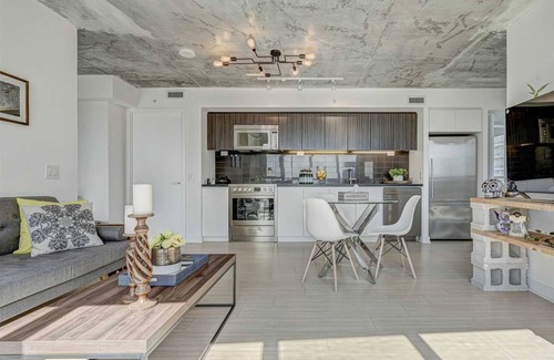 Fort York Condominio | Spectacular Lake view! spacious 3 bedroom condo, A+ amenities