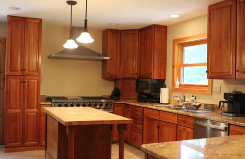 Chestertown Cabina | Spectacular Lakefront Cabin on 12 acres on Friends Lake