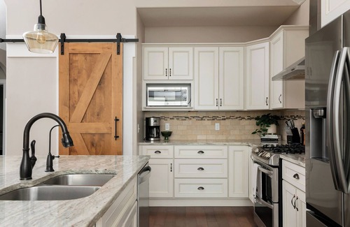 Suttons Bay Casa | Spectacular Lakefront Retreat on Lake Michigan in Suttons Bay