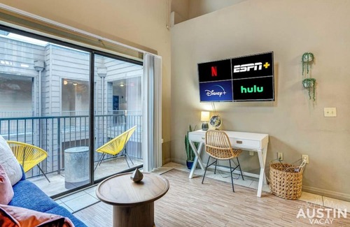 West Campus Apartamento | Spectacular Location West Campus Apt for 8 plus Loft