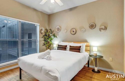 West Campus Apartamento | Spectacular Location West Campus Apt for 8 plus Loft