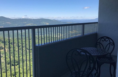 Sugar Mountain Condominio | Espectacular Mile High View, AHORRA $$, WiFi gratis rápido, piscina, televisores inteligentes, W / Secadora