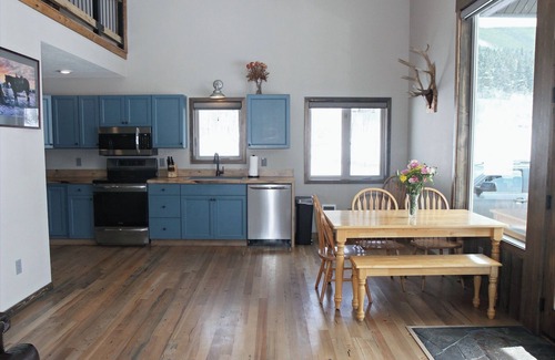 Roscoe Casa | Spectacular Mountain Cabin in the heart of East Rosebud Mountains