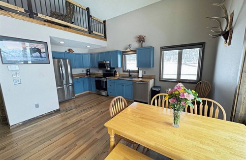 Roscoe Casa | Spectacular Mountain Cabin in the heart of East Rosebud Mountains