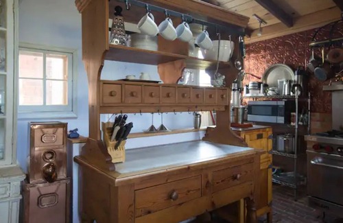 Amherst Casa | Spectacular Mountain View, Historic House
