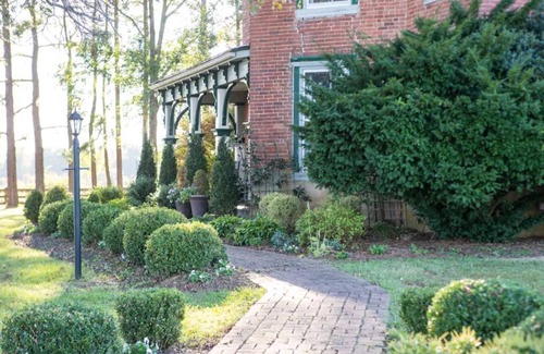 Amherst Casa | Spectacular Mountain View, Historic House