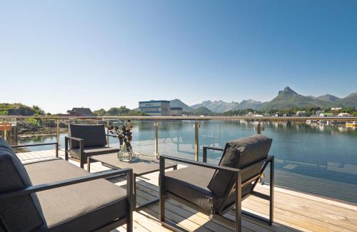 Svolvaer Casa | Spectacular mountain views with fireplace and jacuzzi