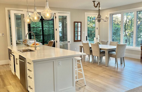 Dysart et al Cabaña | Spectacular new 4 season cottage on pristine Kennisis Lake! Sauna and hot tub!