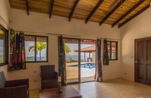 Ojochal Casa | Spectacular Ocean and Mountain Views in the hills above Ojochal