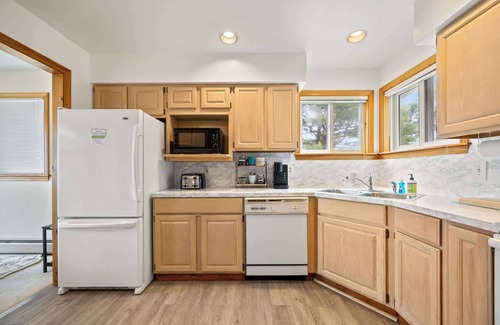 Marlboro Casa | Spectacular Ocean View/Spacious 3BR/Firepit/Decks