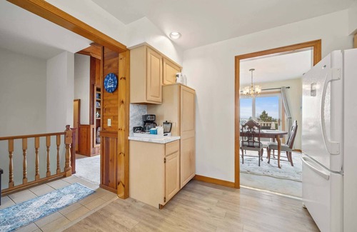 Marlboro Casa | Spectacular Ocean View/Spacious 3BR/Firepit/Decks