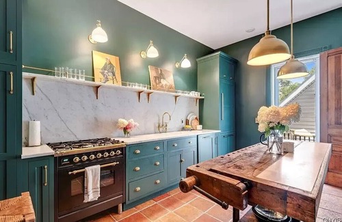 Auburn Casa | Spectacular Queen Anne Victorian
