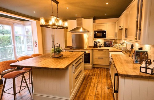 New Forest District Apartamento | Spectacular Retreat: Sumptuous Interiors & Garden