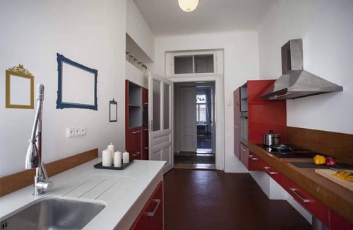 Andel Apartamento | Spectacular Riverview apartment