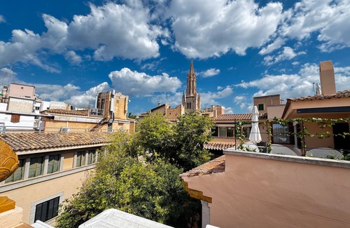 Monti-Sion Casa | Spectacular rooftop with cathedral views and BBQ