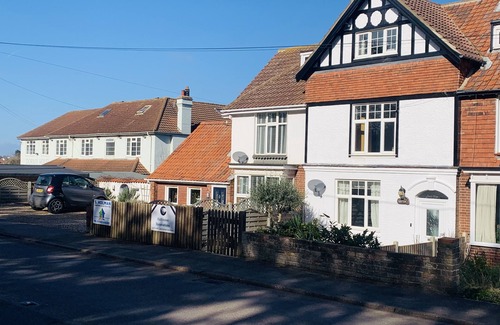 West Runton Casa | Spectacular sea views, beach, pubs, cafes & restaurants just on your doorstep!!
